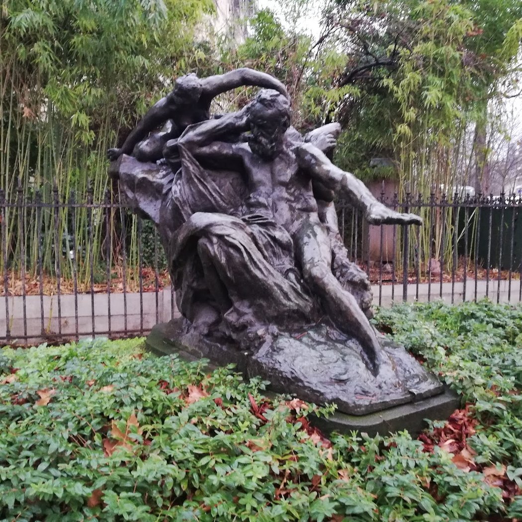 Monument à Victor Hugo 3